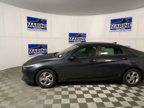 Used 2023 Hyundai Elantra SE w/ Cargo Package FWD image 7