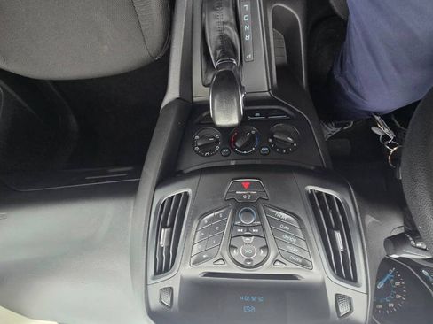 Used 2014 Ford Focus S FWD image 32