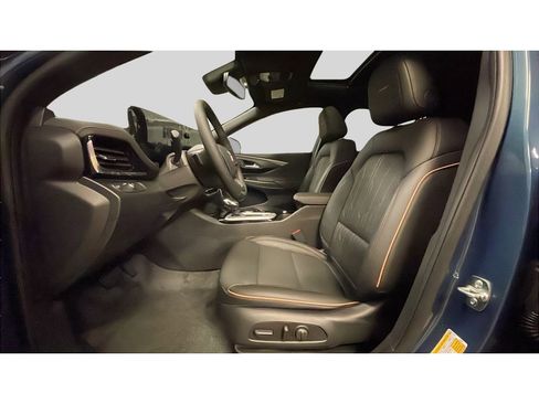 New 2026 Buick Envista Avenir FWD image 11