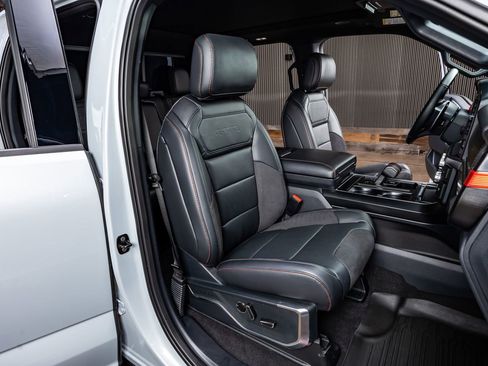 Used 2025 Ford F150 Raptor image 31