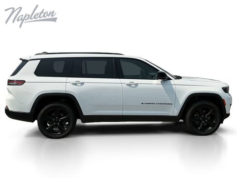 Used 2023 Jeep Grand Cherokee L Laredo AWD/4WD image 7