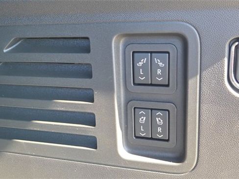 New 2026 Buick Enclave Preferred image 26