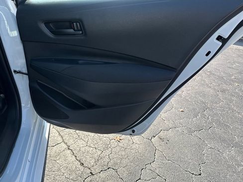 Used 2025 Toyota Corolla LE image 16