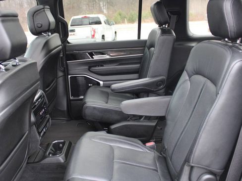 Used 2022 Jeep Wagoneer Series III w/ Premium Group I image 40