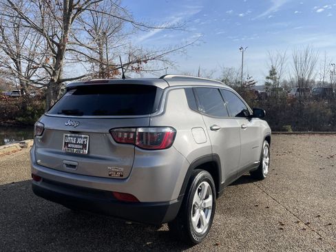 Used 2019 Jeep Compass Latitude image 4
