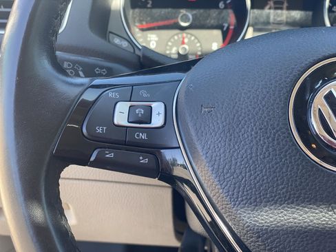 Used 2016 Volkswagen Passat 1.8T SE image 10