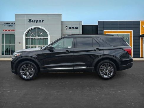 Used 2025 Ford Explorer Active w/ Active Comfort Package AWD/4WD image 4