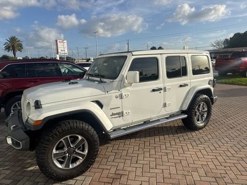 Used 2019 Jeep Wrangler Unlimited Sahara image 2