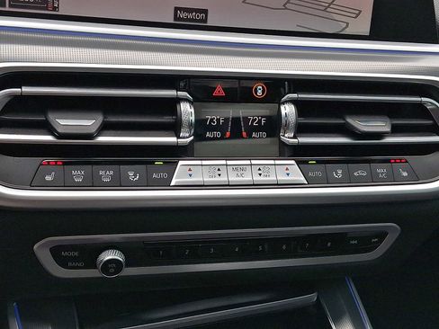 Used 2022 BMW X5 xDrive40i w/ Premium Package AWD/4WD image 16