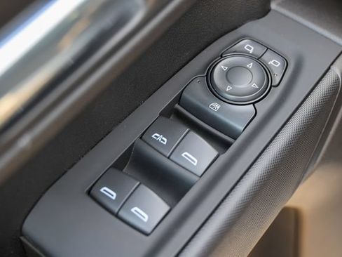 Used 2026 Chevrolet Silverado 1500 Custom AWD/4WD image 5