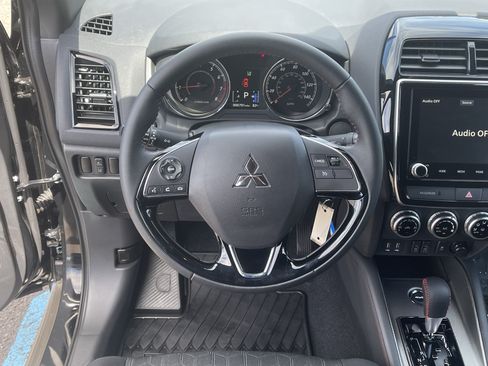Used 2025 Mitsubishi Outlander Sport AWD image 13