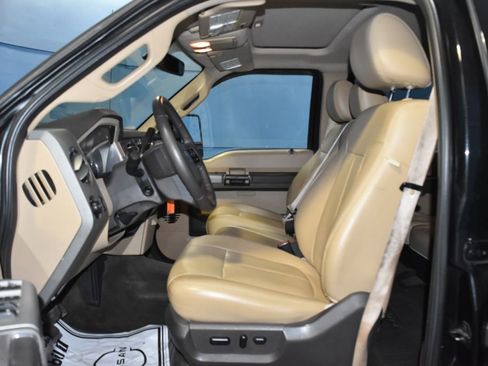 Used 2011 Ford F250 Lariat w/ Lariat Ultimate Pkg image 6