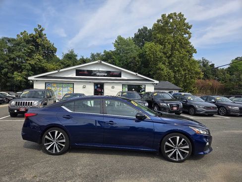 Used 2021 Nissan Altima 2.5 SR FWD image 6