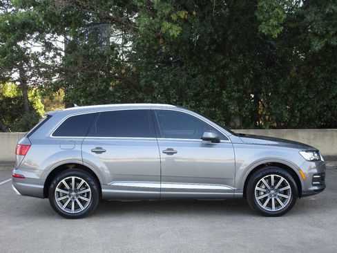Used 2017 Audi Q7 3.0T Premium Plus w/ Premium Plus Package image 2