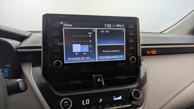 Used 2021 Toyota Corolla LE FWD image 19