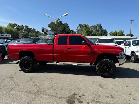 Used 2000 Dodge Ram 2500 Truck 4x4 Quad Cab image 2
