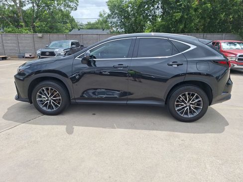Used 2025 Lexus NX 250 FWD w/ Accessory Package (2T) image 3