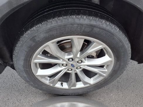 Used 2022 Ford Explorer XLT w/ Equipment Group 202A image 37