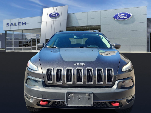 Used 2017 Jeep Cherokee Trailhawk w/ Cold Weather Group AWD/4WD image 7
