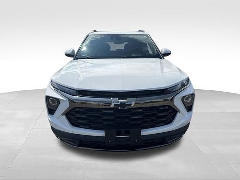 Used 2024 Chevrolet TrailBlazer ACTIV w/ Driver Confidence Package FWD image 3