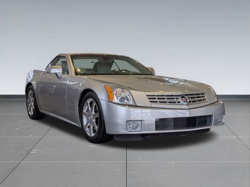 Used 2005 Cadillac XLR image 8