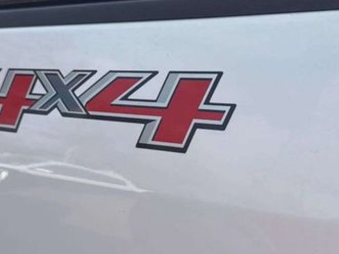 Used 2020 Chevrolet Colorado LT w/ Safety Package image 17