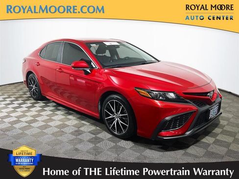 Certified 2023 Toyota Camry SE FWD image 1