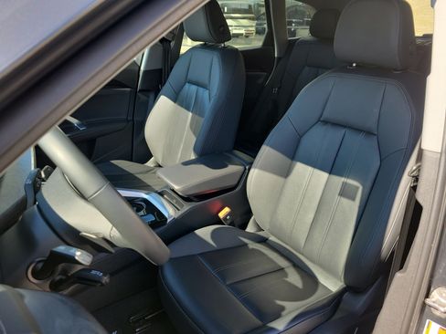 Used 2025 Audi Q5 Premium Plus w/ Premium Plus AWD/4WD image 4