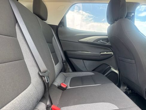 Used 2022 Chevrolet TrailBlazer LT w/ Confidence II Package FWD image 30