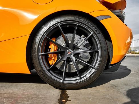 Used 2018 McLaren 720S Performance image 25