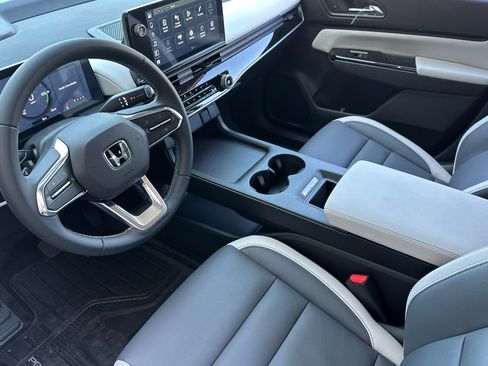 New 2025 Honda Prologue Touring image 9