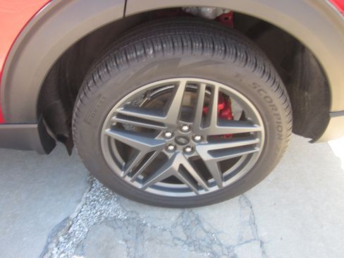 Used 2025 Ford Explorer ST AWD/4WD image 8