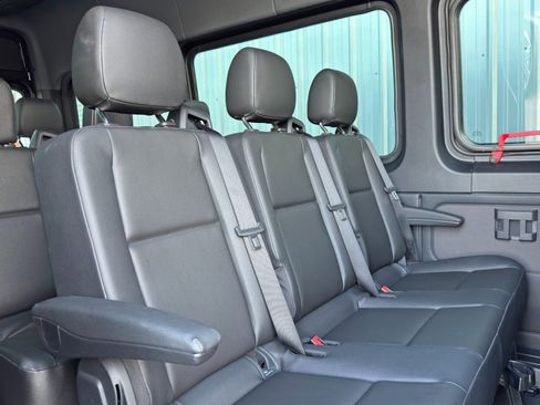 Used 2024 Mercedes-Benz Sprinter 2500 image 39