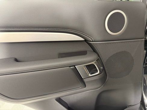 Certified 2025 Land Rover Discovery Dynamic SE image 22