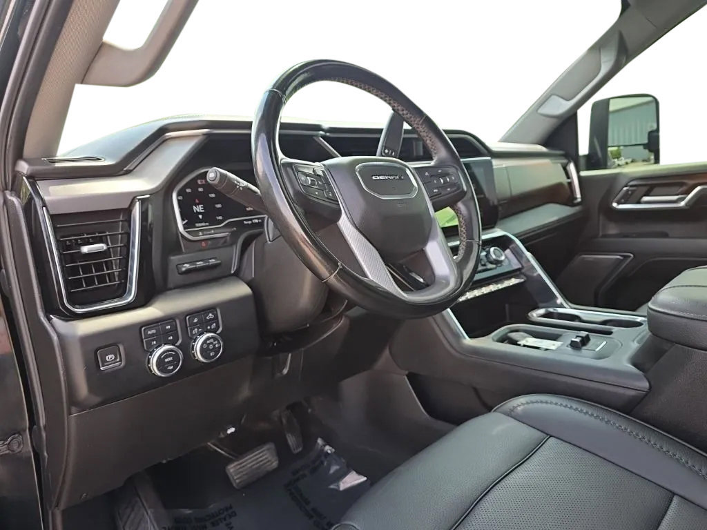 Used 2024 GMC Sierra 3500 Denali w/ Denali Reserve Package AWD/4WD image 15