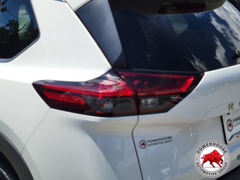 Used 2023 Nissan Rogue S FWD image 13