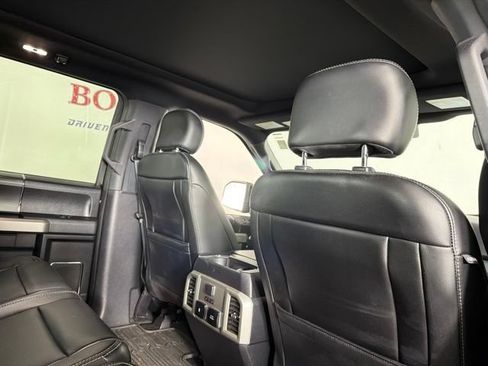 Used 2019 Ford F150 Lariat w/ Equipment Group 502A Luxury AWD/4WD image 19