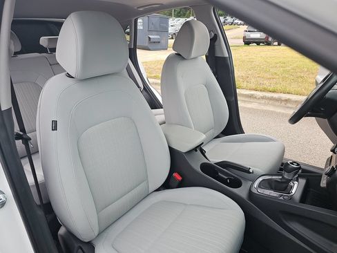 Certified 2023 Hyundai Kona SEL w/ Convenience Package AWD/4WD image 10