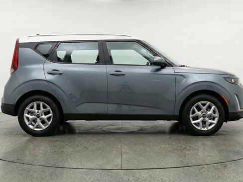 Used 2025 Kia Soul LX w/ LX Technology Package image 11