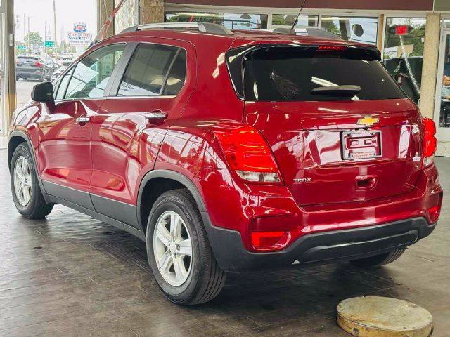 Used 2019 Chevrolet Trax LT w/ LT Convenience Package FWD image 13