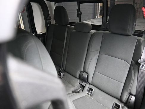 Used 2021 Jeep Gladiator Willys image 22