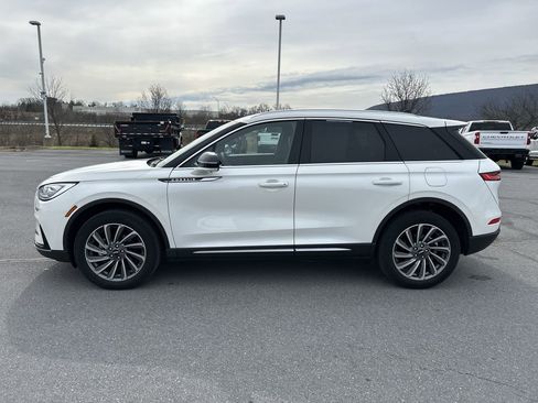 Used 2023 Lincoln Corsair Reserve w/ Equipment Group 201A image 4