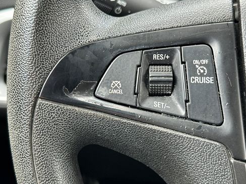Used 2013 Chevrolet Equinox LS AWD/4WD image 24