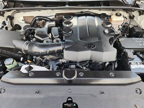 Used 2021 Toyota 4Runner TRD Off-Road Premium image 31