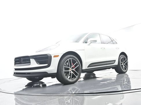 Certified 2023 Porsche Macan S AWD/4WD image 45