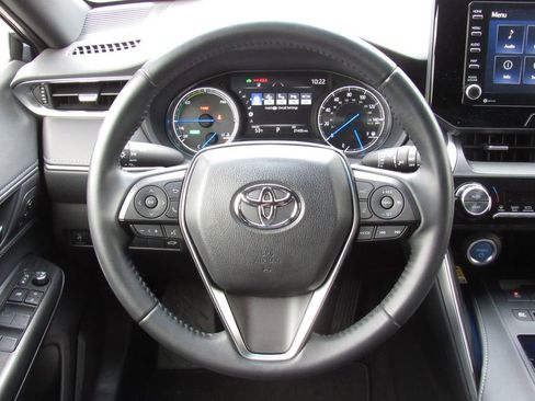 Used 2022 Toyota Venza XLE AWD/4WD image 23