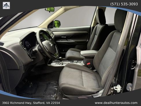 Used 2018 Mitsubishi Outlander SE AWD/4WD image 24