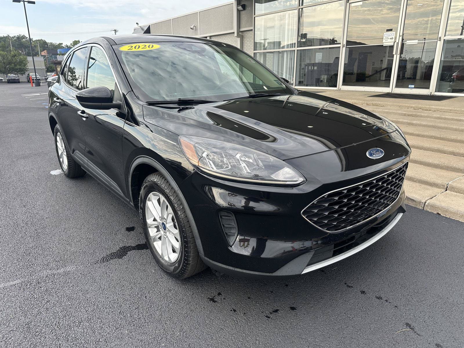 Used 2020 Ford Escape SE FWD image 3