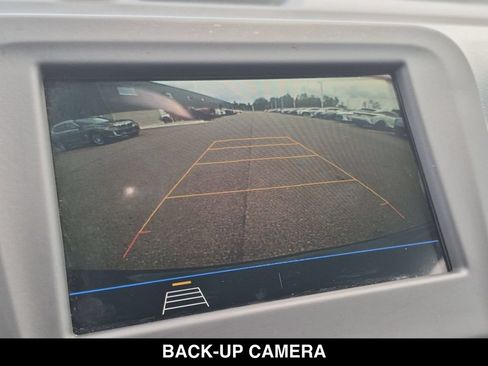 Used 2019 Chevrolet Equinox LT w/ Driver Convenience Package FWD image 4