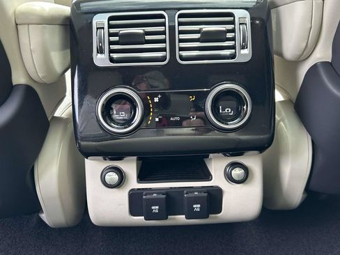 Used 2019 Land Rover Range Rover HSE AWD/4WD image 13
